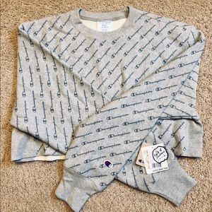 Cropped Champion Sweatshirt